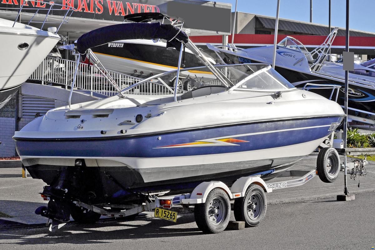 Bayliner 212 Cuddy