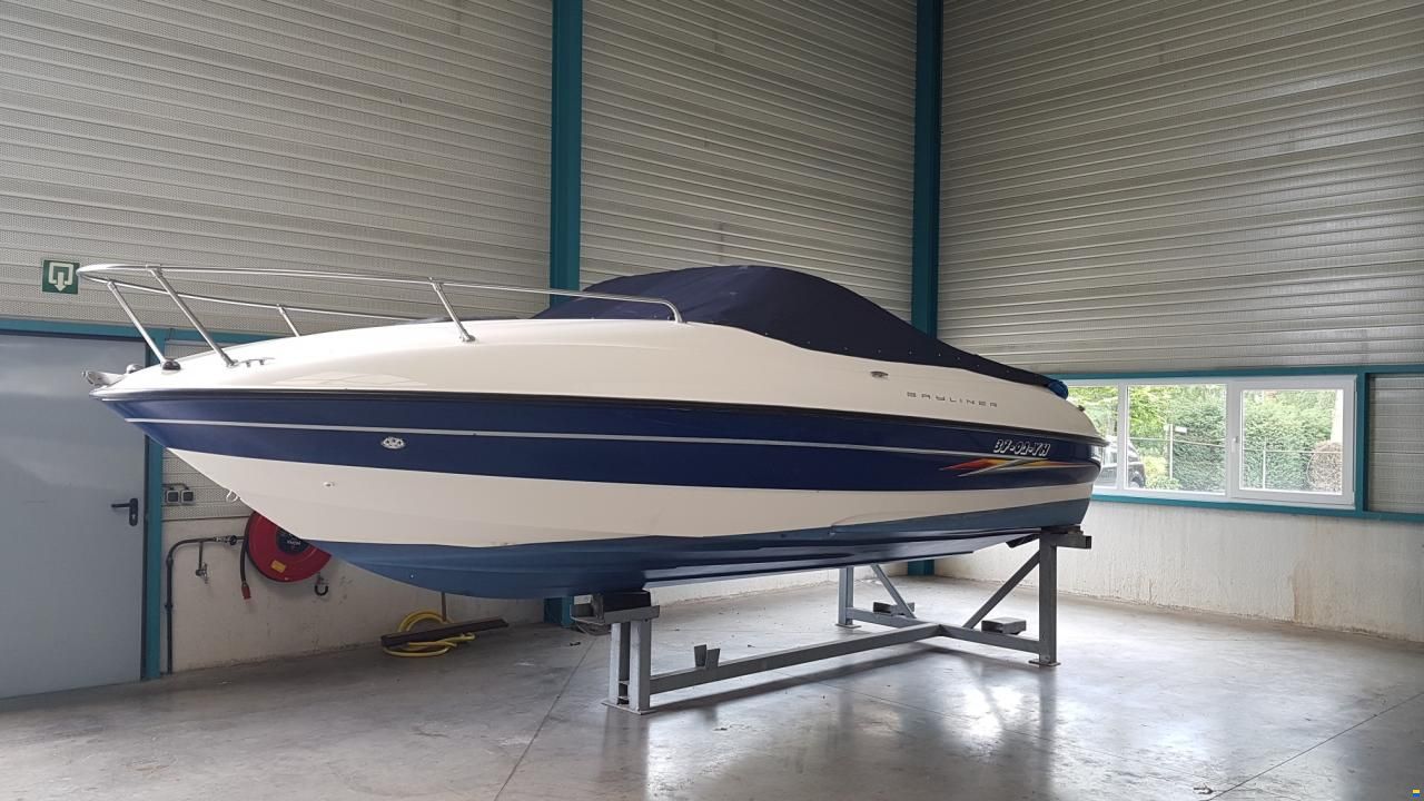 Bayliner 212 Cuddy