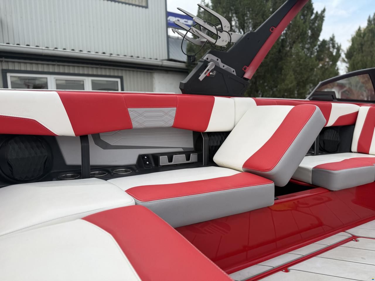 Malibu 25LSV