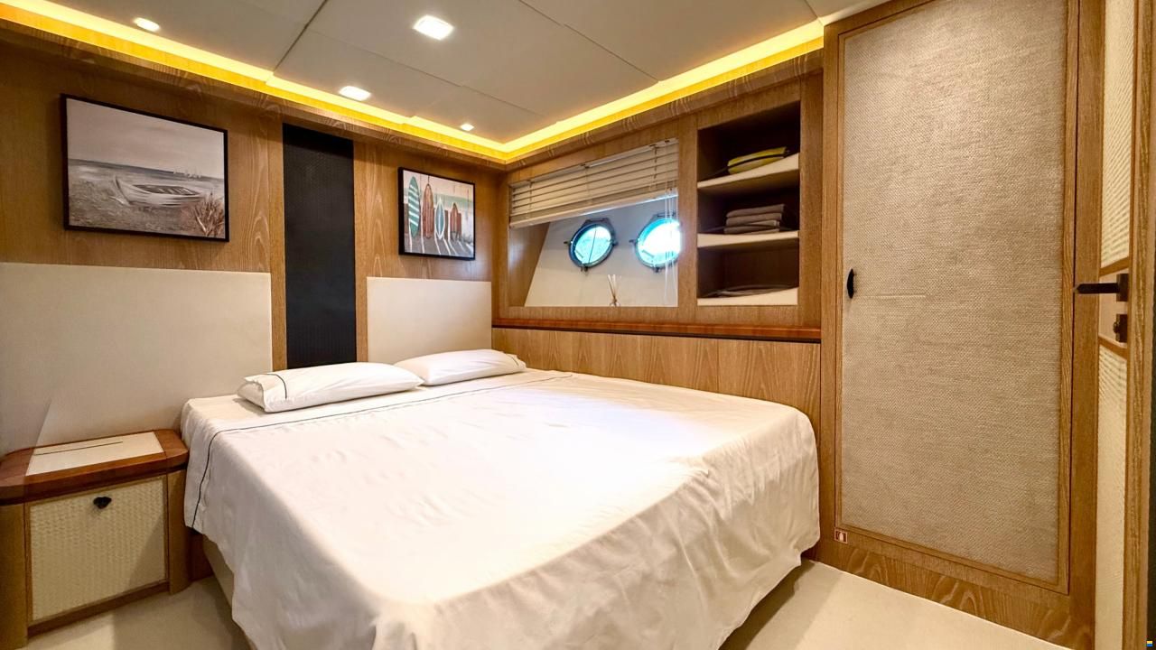 Monte Carlo Yachts 86