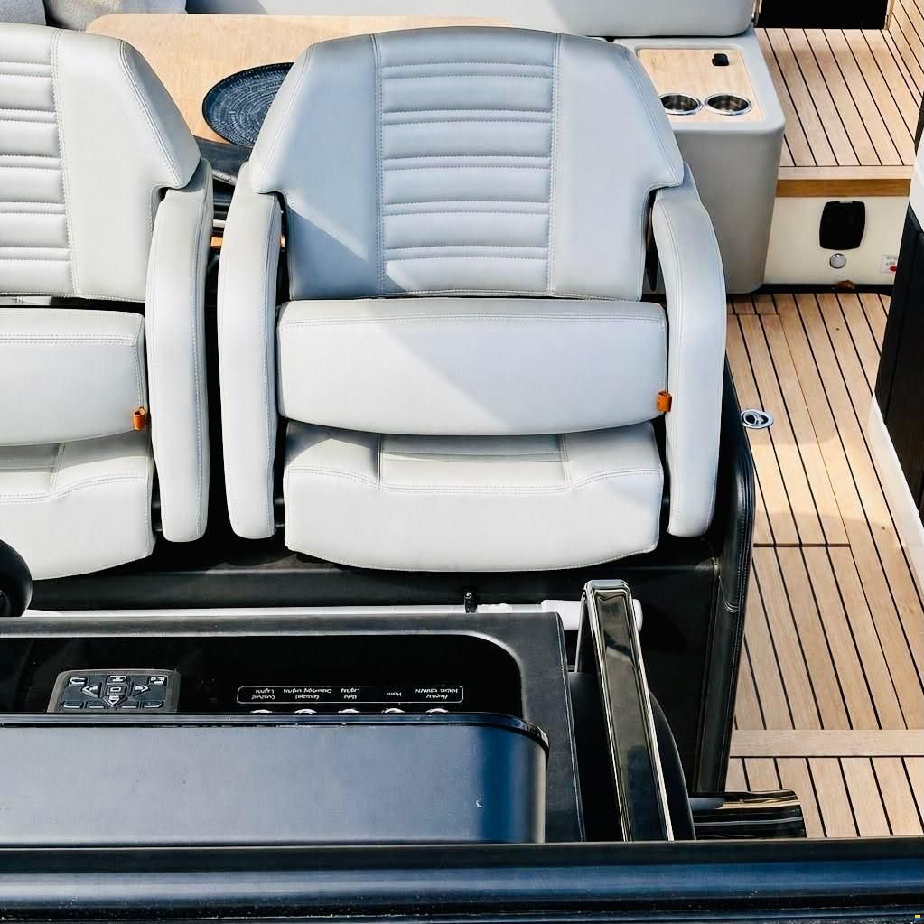Cranchi A32 Luxury Tender