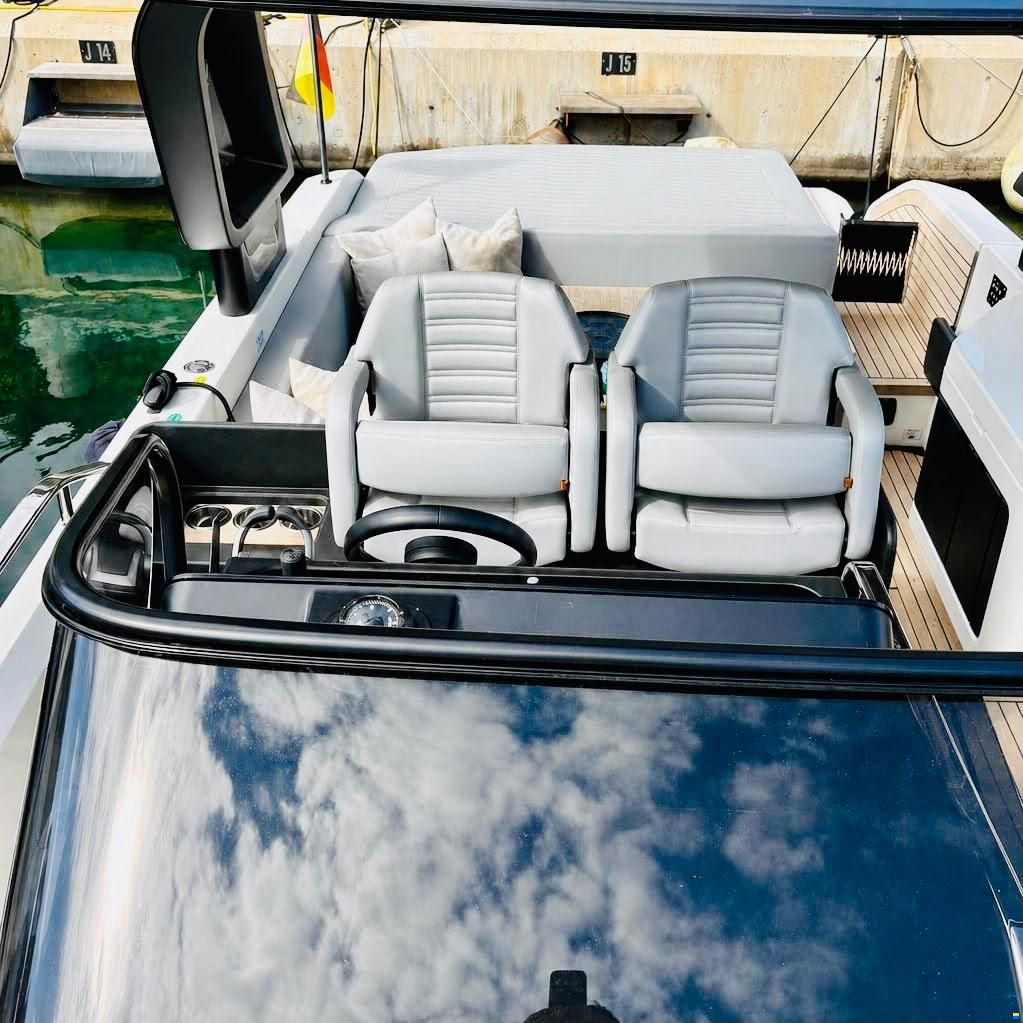 Cranchi A32 Luxury Tender
