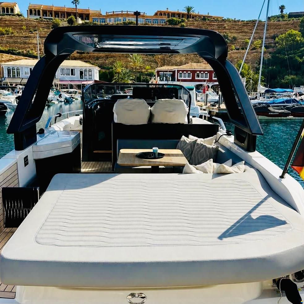 Cranchi A32 Luxury Tender