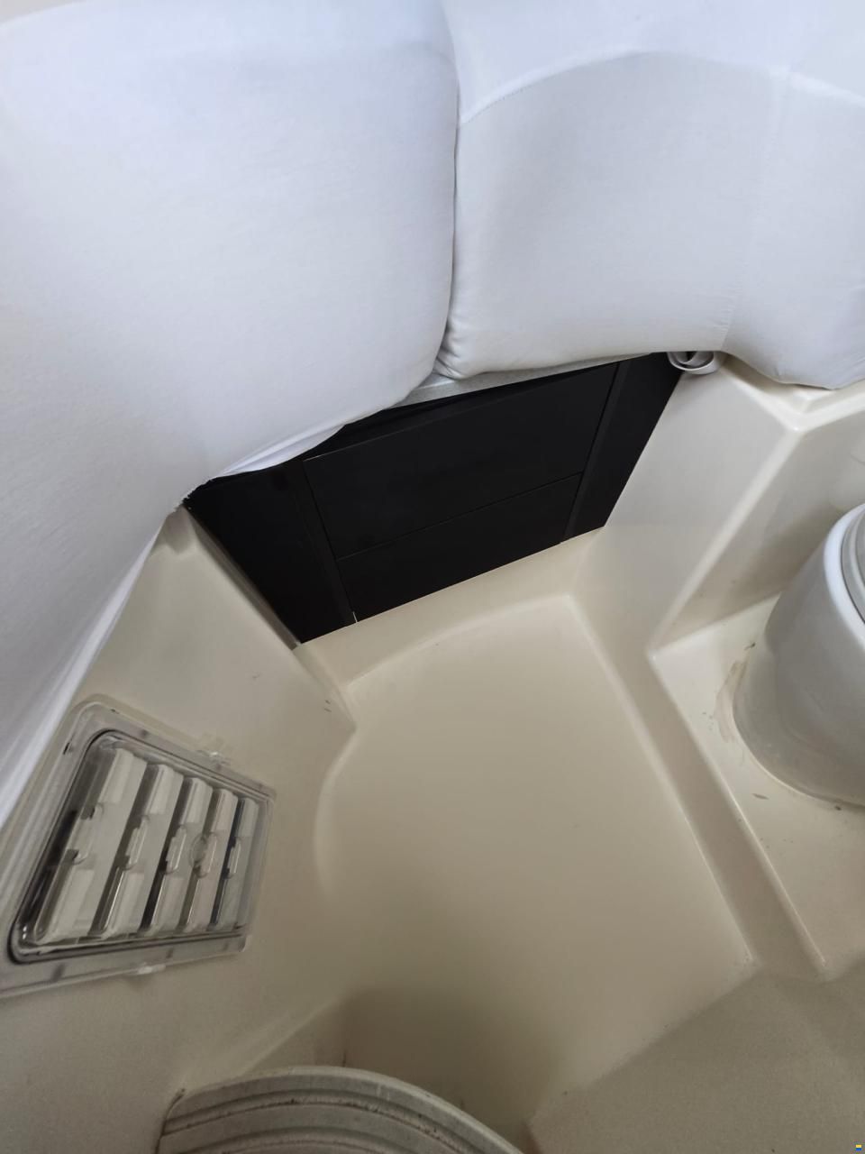 Boston Whaler Conquest 255