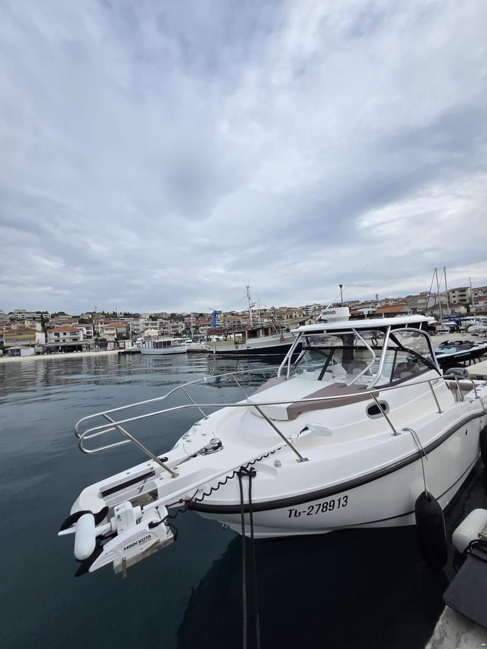 Boston Whaler Conquest 255