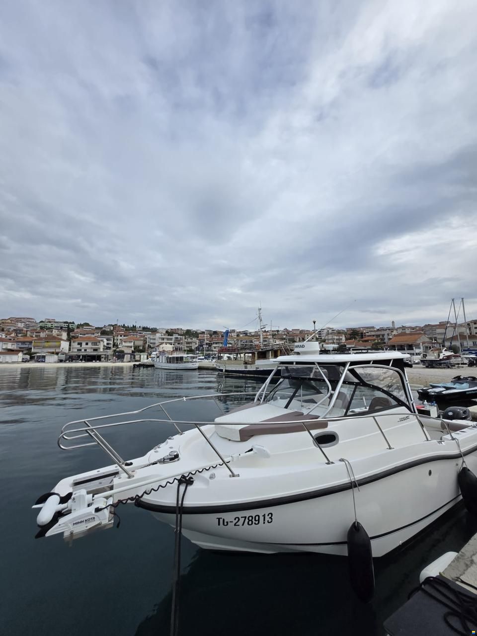 Boston Whaler Conquest 255