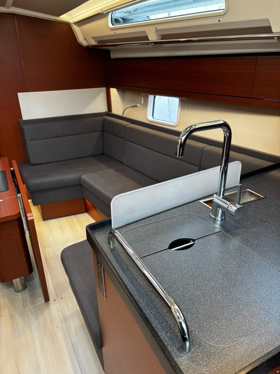 Hanse 418