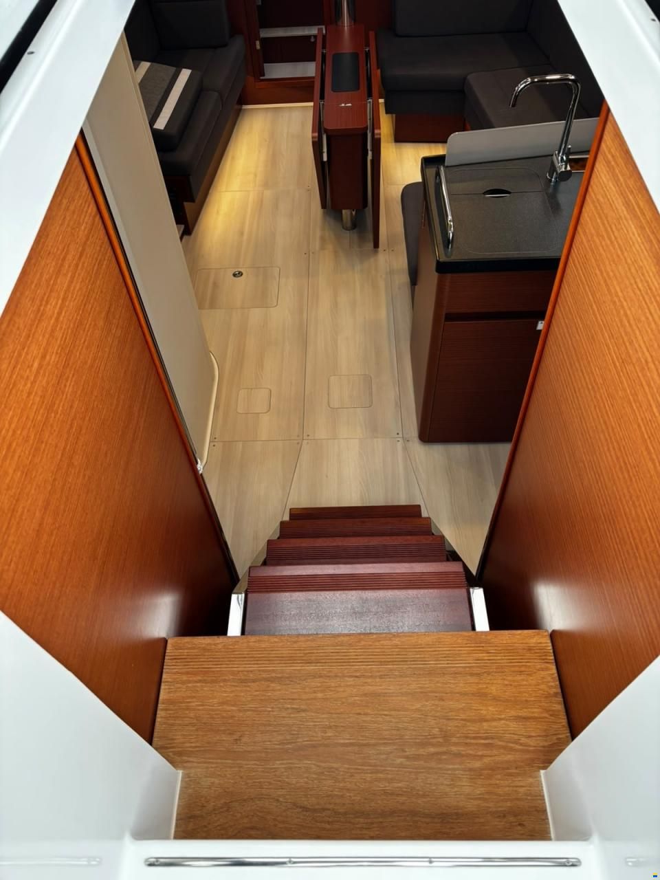 Hanse 418
