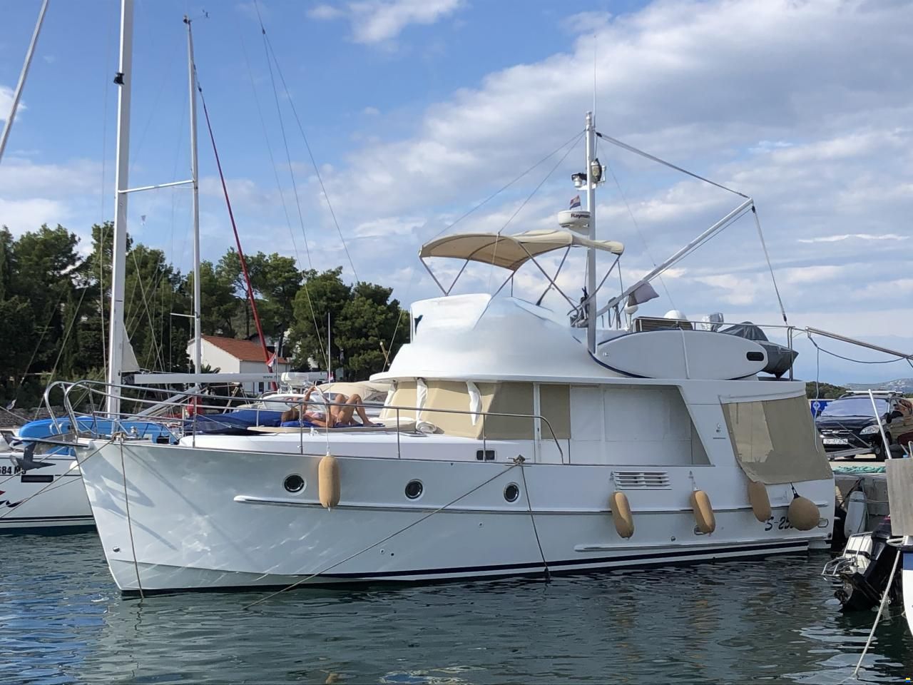 Beneteau Swift Trawler 42