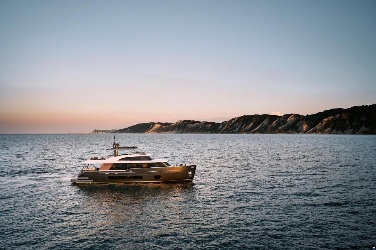 Azimut Magellano 25M