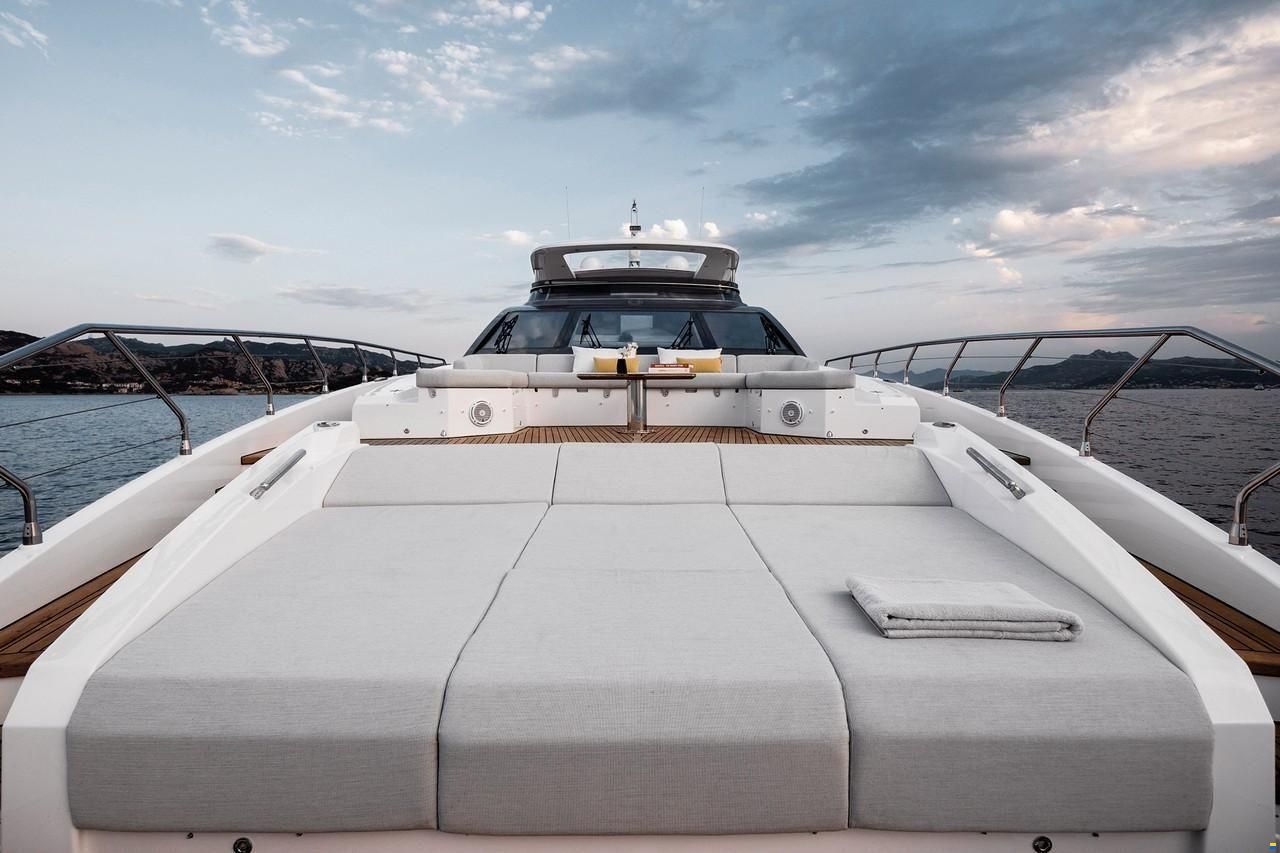 Azimut Grande 27M