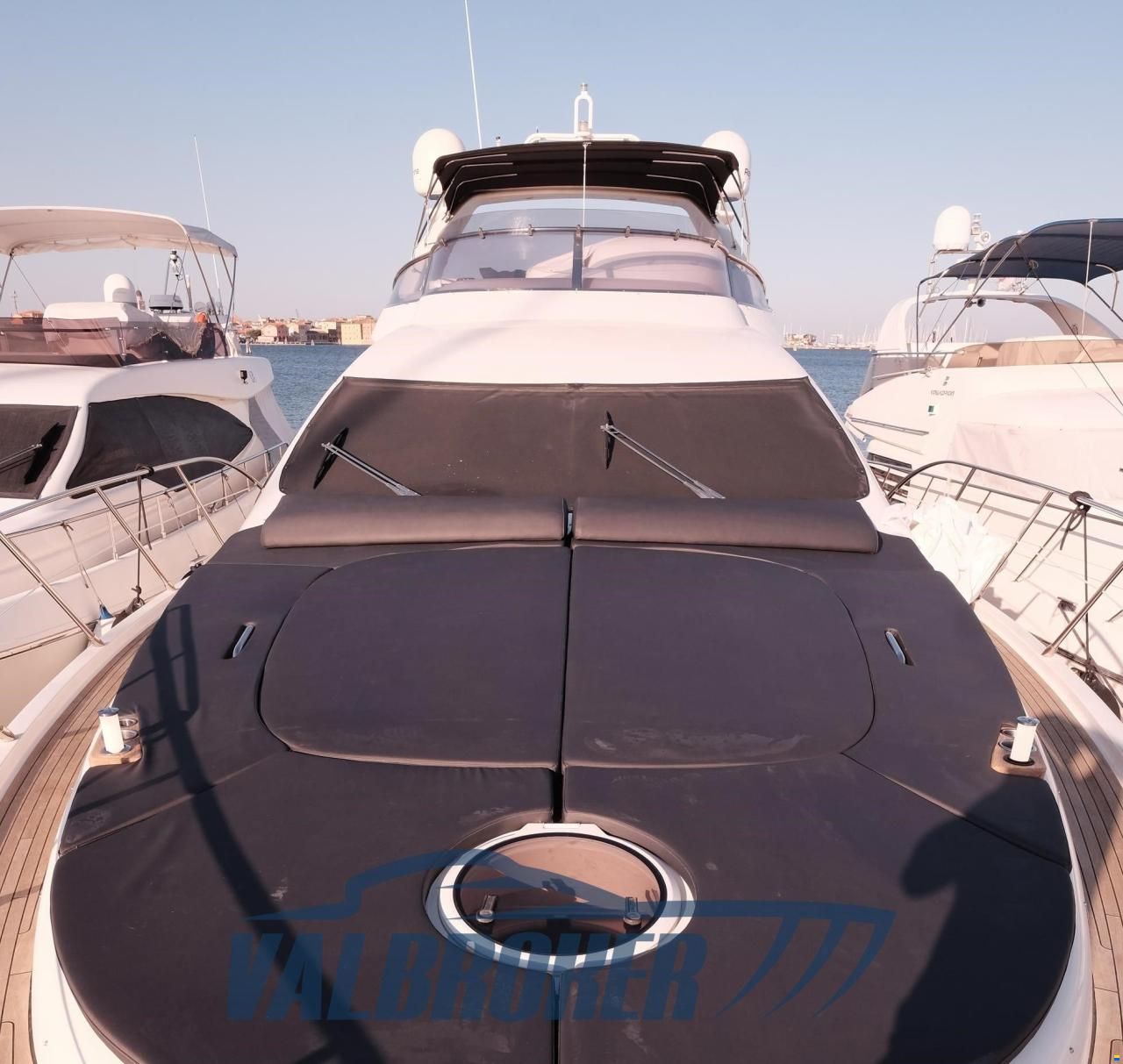 Azimut 68