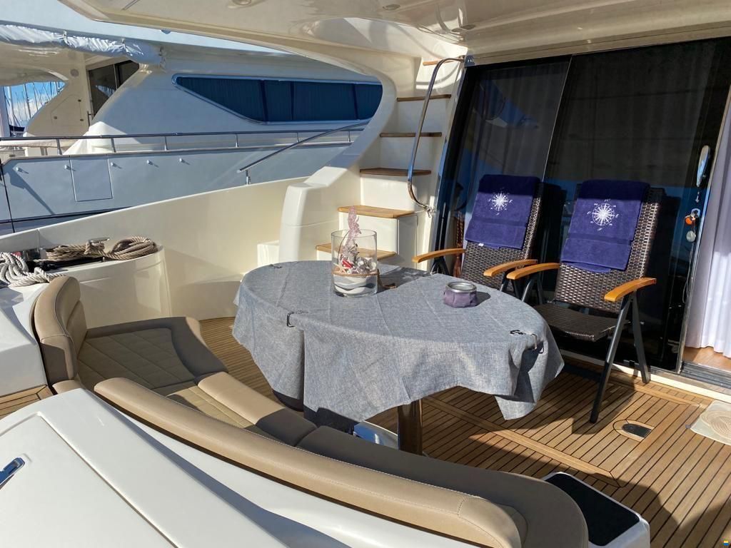 Azimut AZ 62