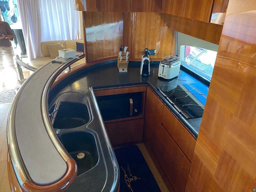 Azimut AZ 62