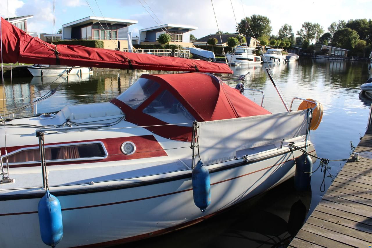 Dehler 28