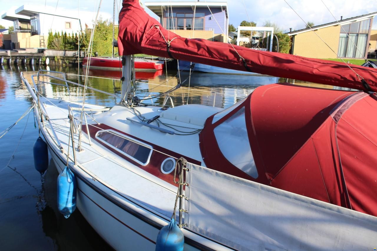 Dehler 28