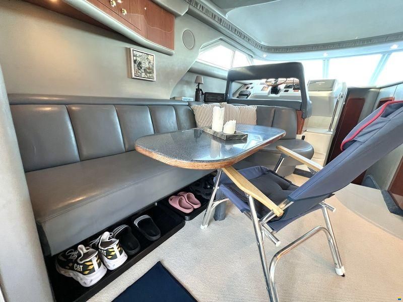 Sea Ray 400 Sedan Bridge