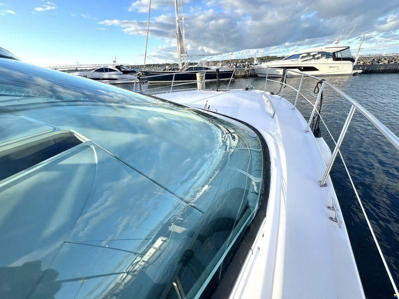 Sea Ray 400 Sedan Bridge