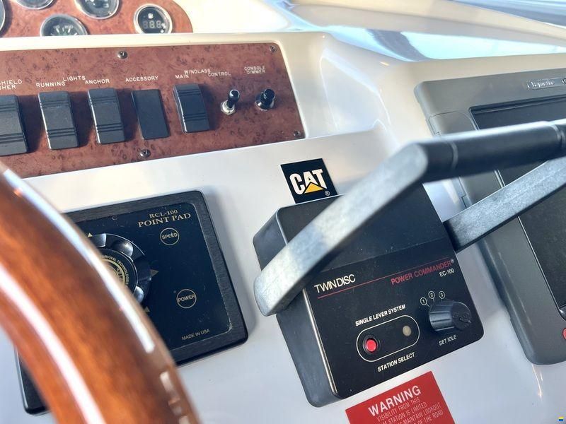 Sea Ray 400 Sedan Bridge