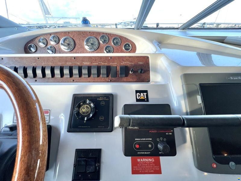 Sea Ray 400 Sedan Bridge