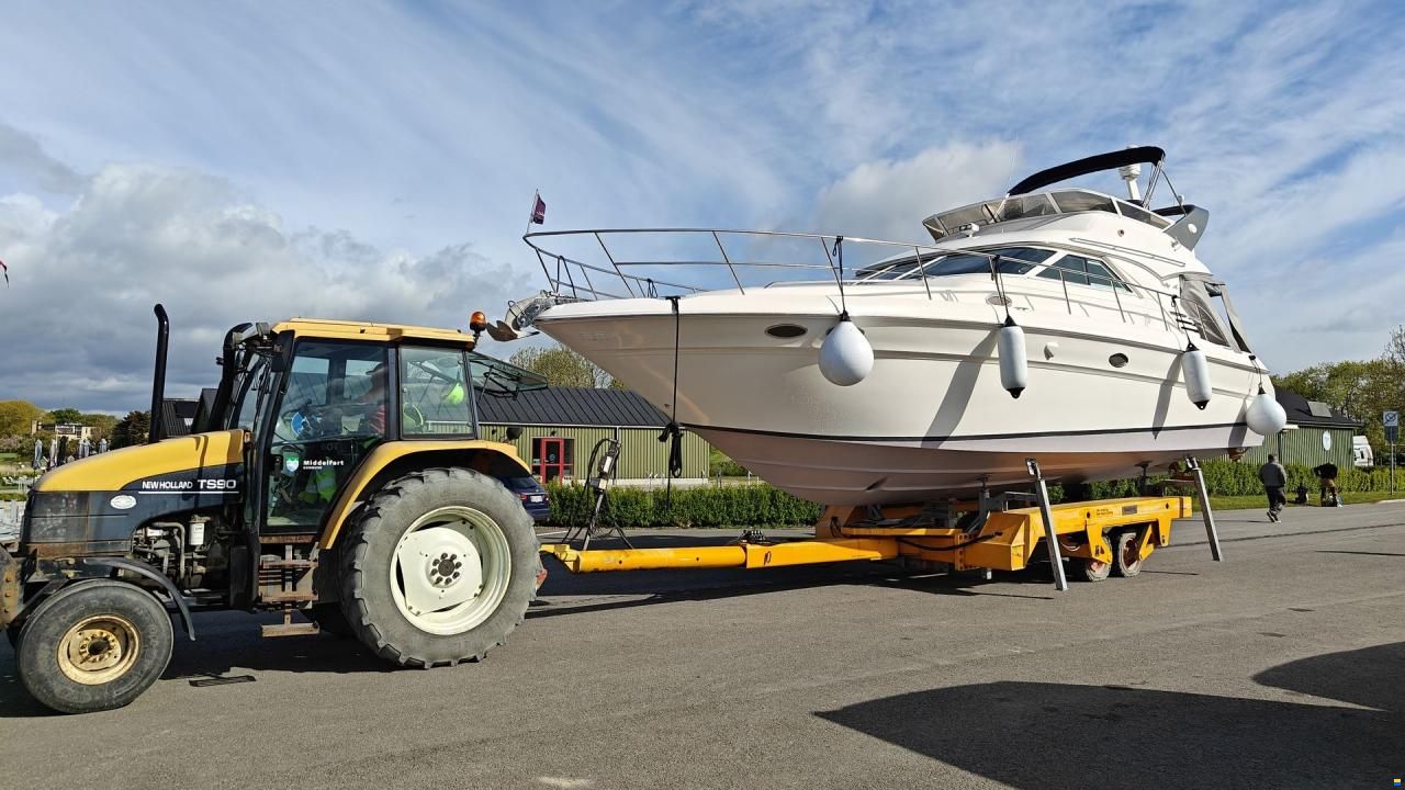 Sea Ray 400 Sedan Bridge