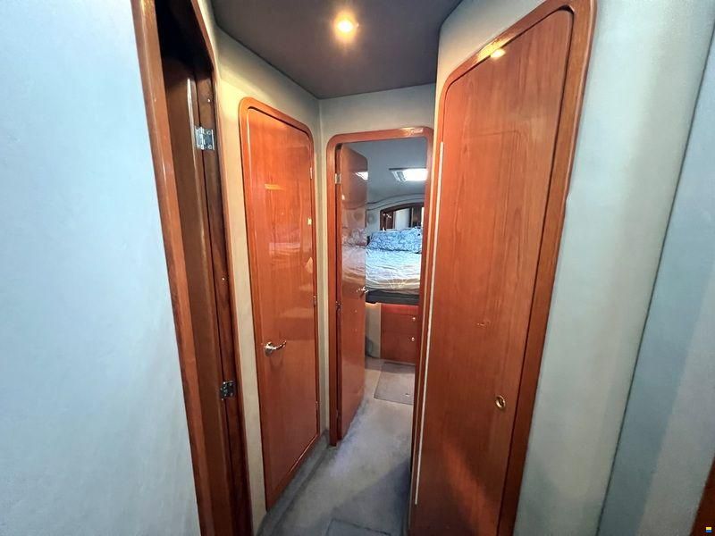 Sea Ray 400 Sedan Bridge