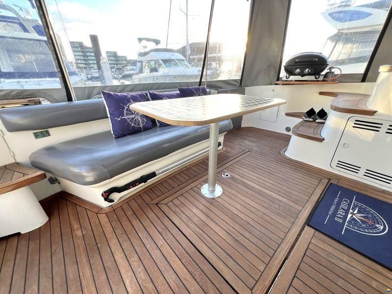Sea Ray 400 Sedan Bridge