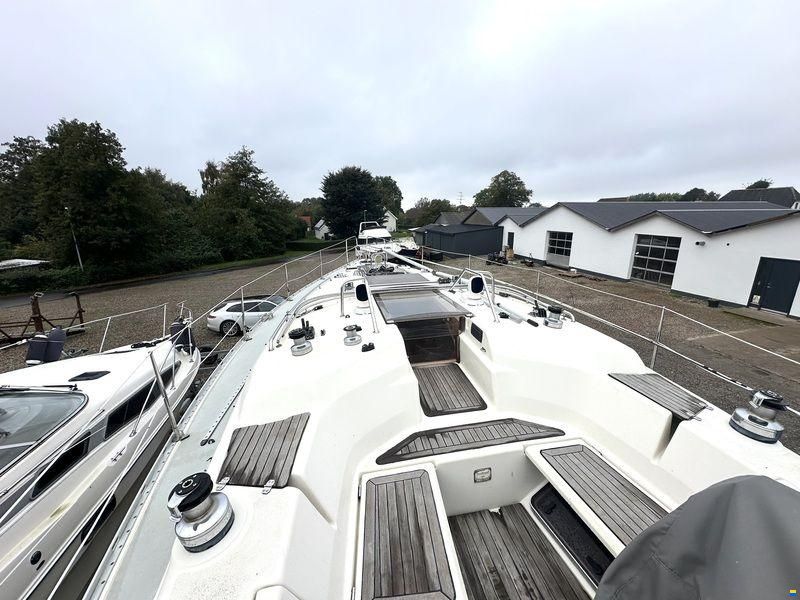 Bavaria 370