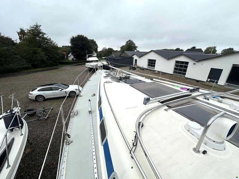 Bavaria 370