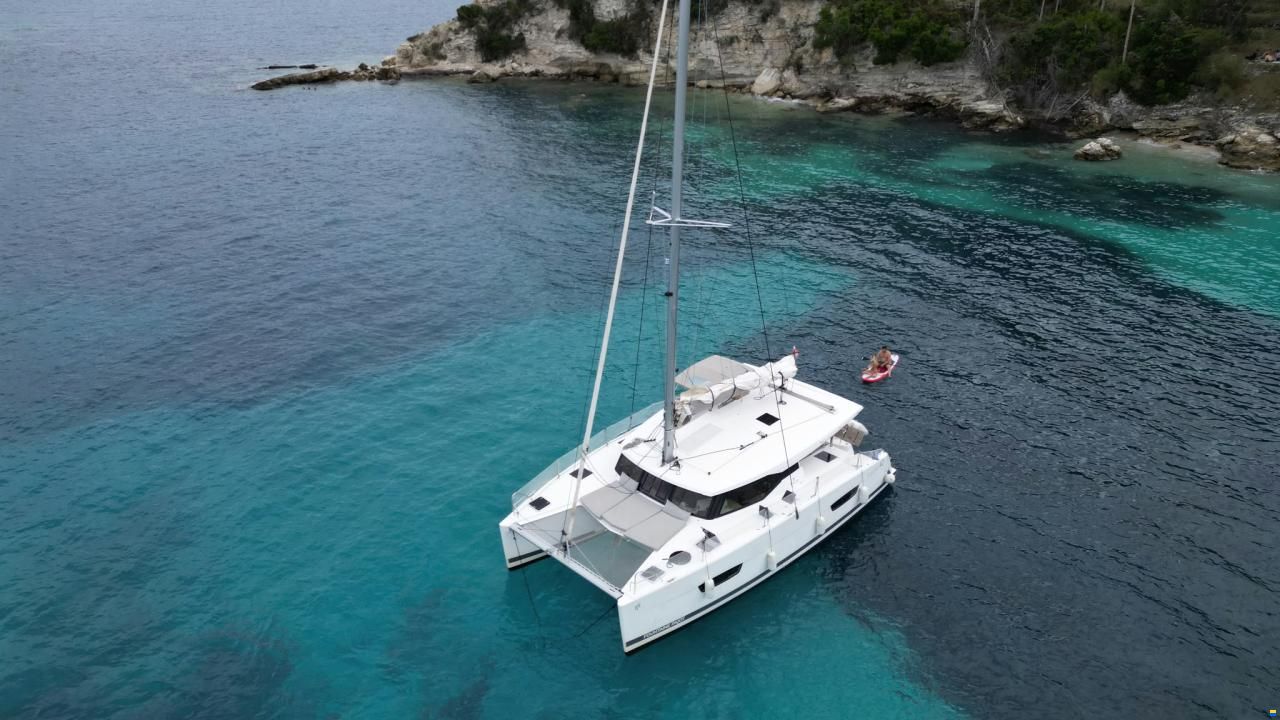 Fountaine Pajot Lucia 40