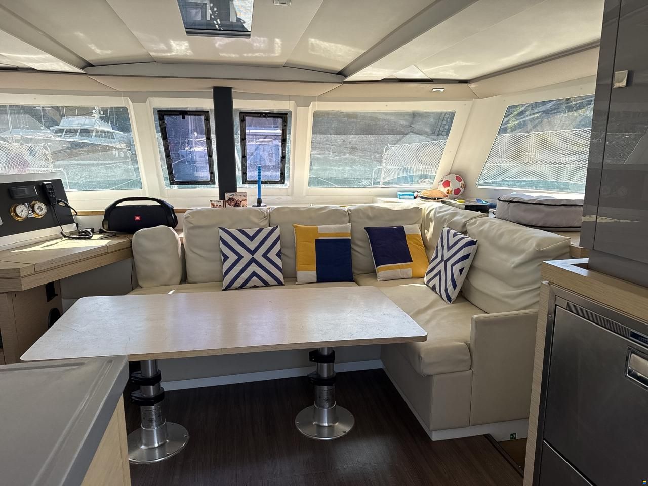 Fountaine Pajot Lucia 40