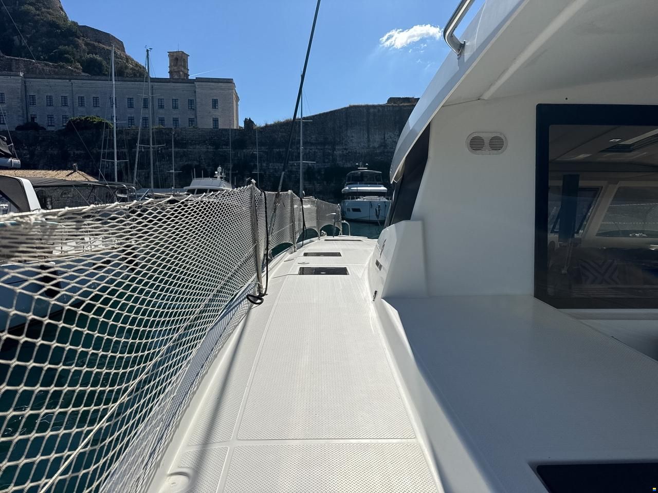 Fountaine Pajot Lucia 40