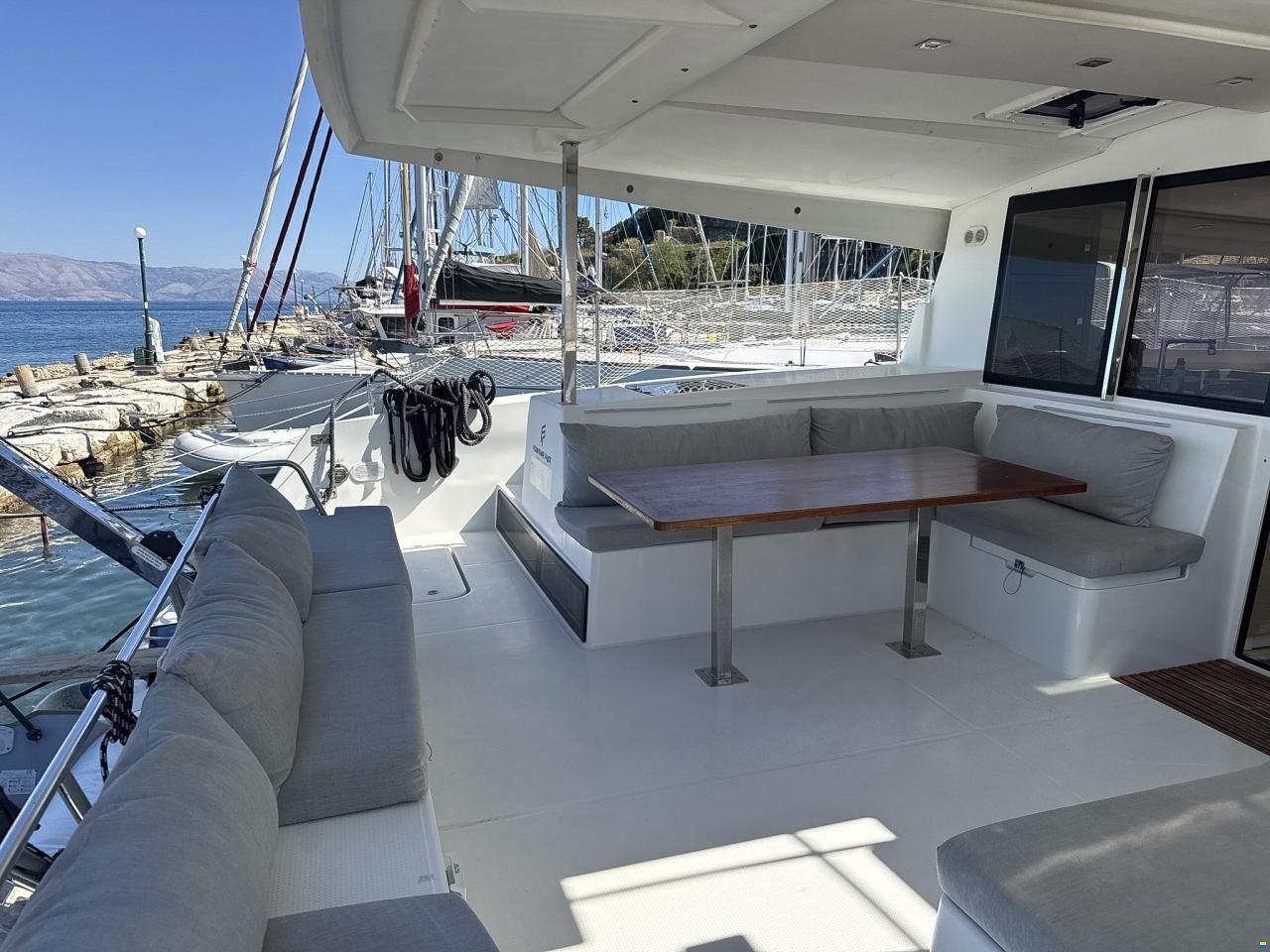 Fountaine Pajot Lucia 40