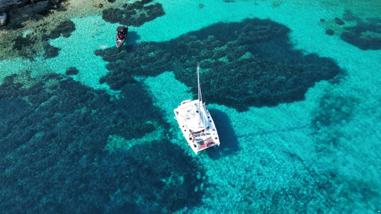 Fountaine Pajot Lucia 40
