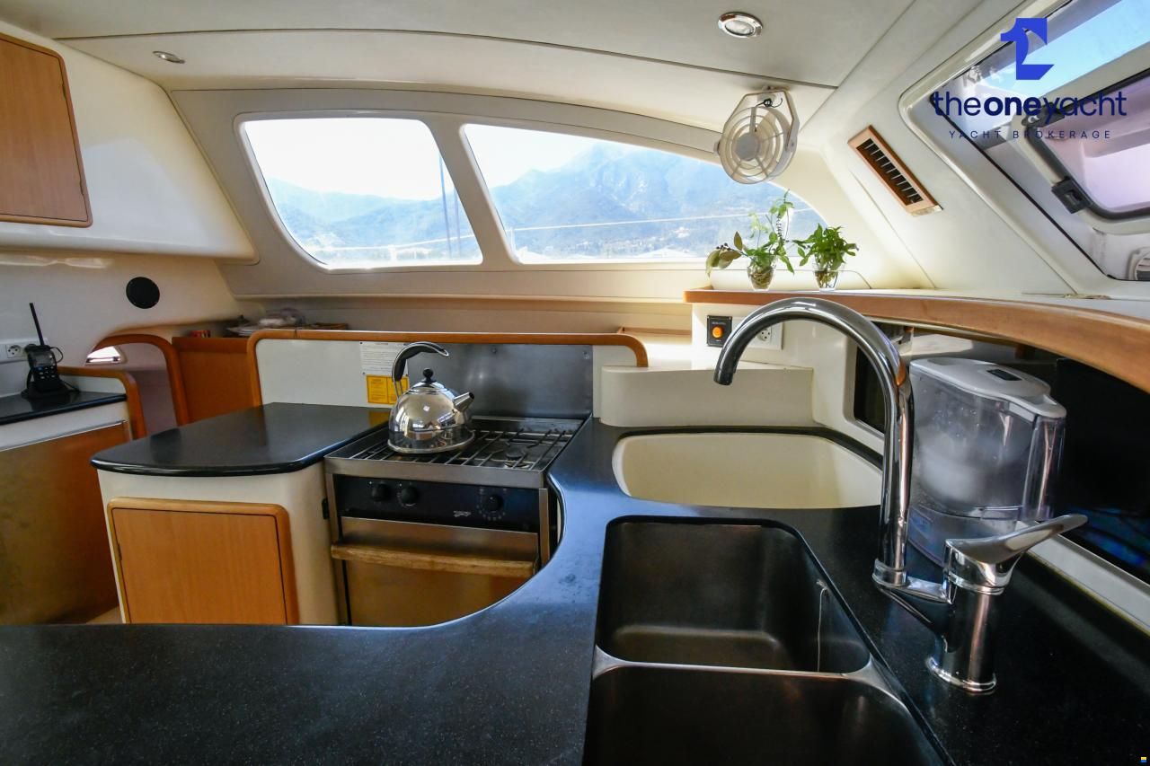 Robertson&Caine Leopard 43