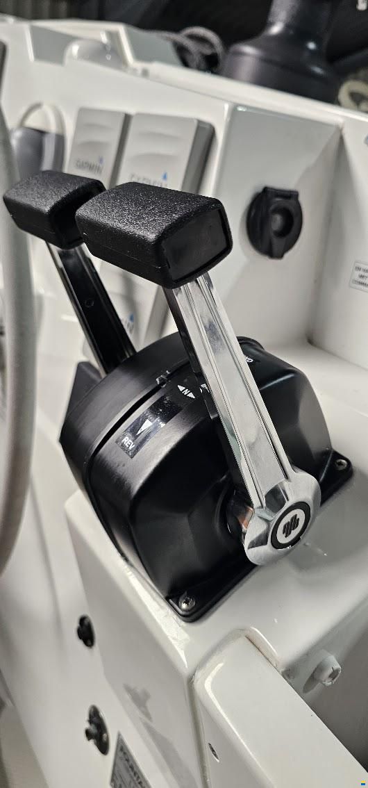 Fountaine Pajot Lucia 40