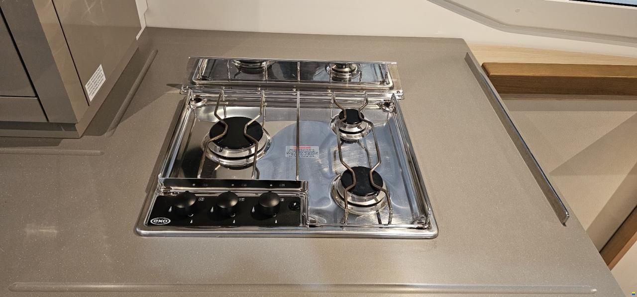 Fountaine Pajot Lucia 40