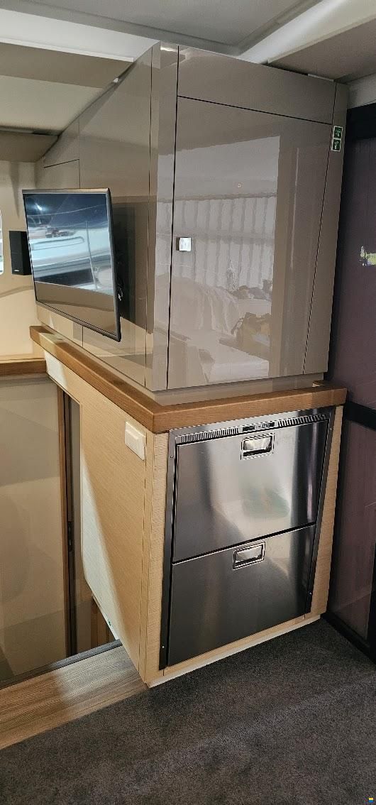 Fountaine Pajot Lucia 40