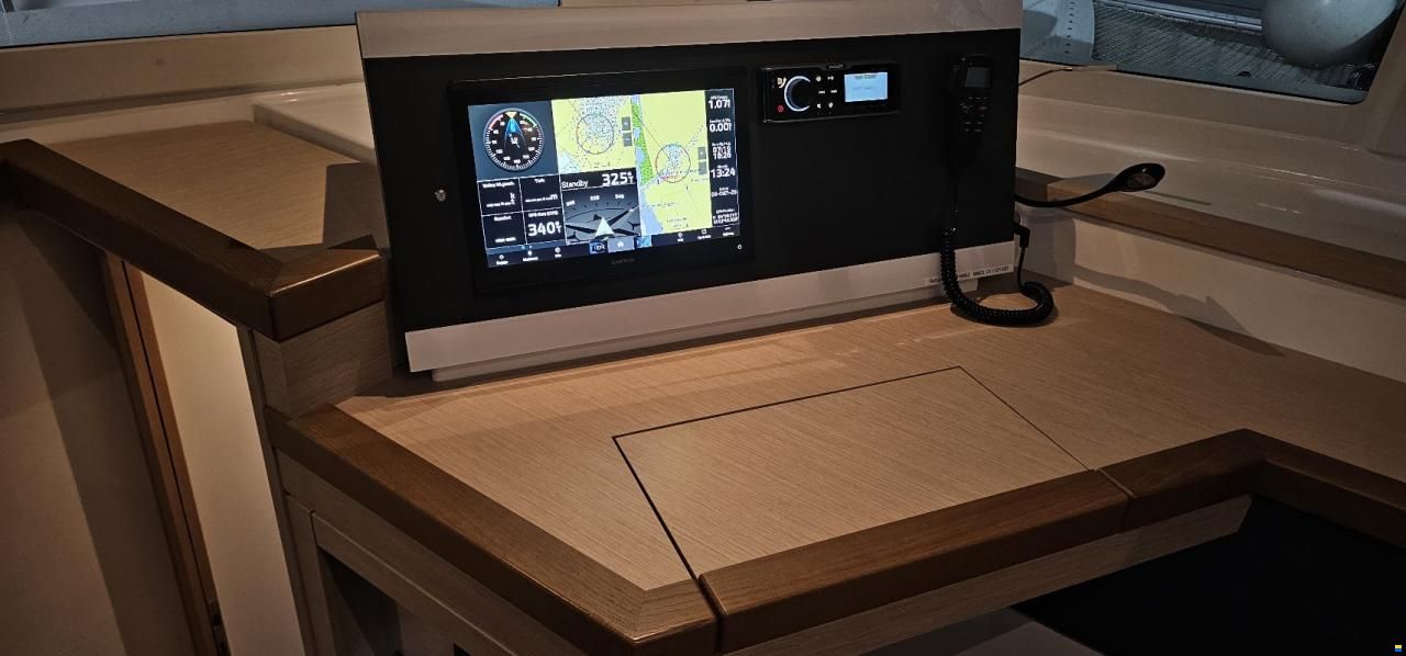 Fountaine Pajot Lucia 40