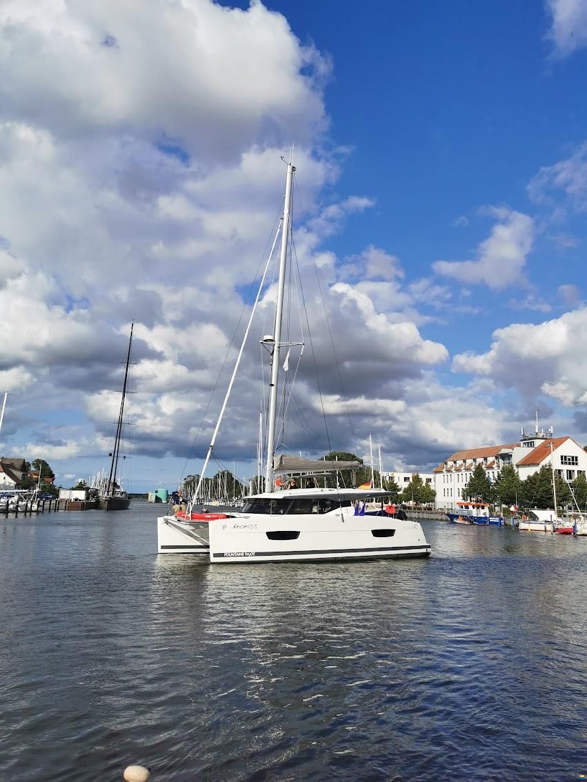 Fountaine Pajot Lucia 40