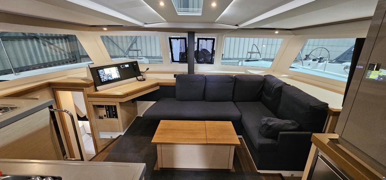 Fountaine Pajot Lucia 40