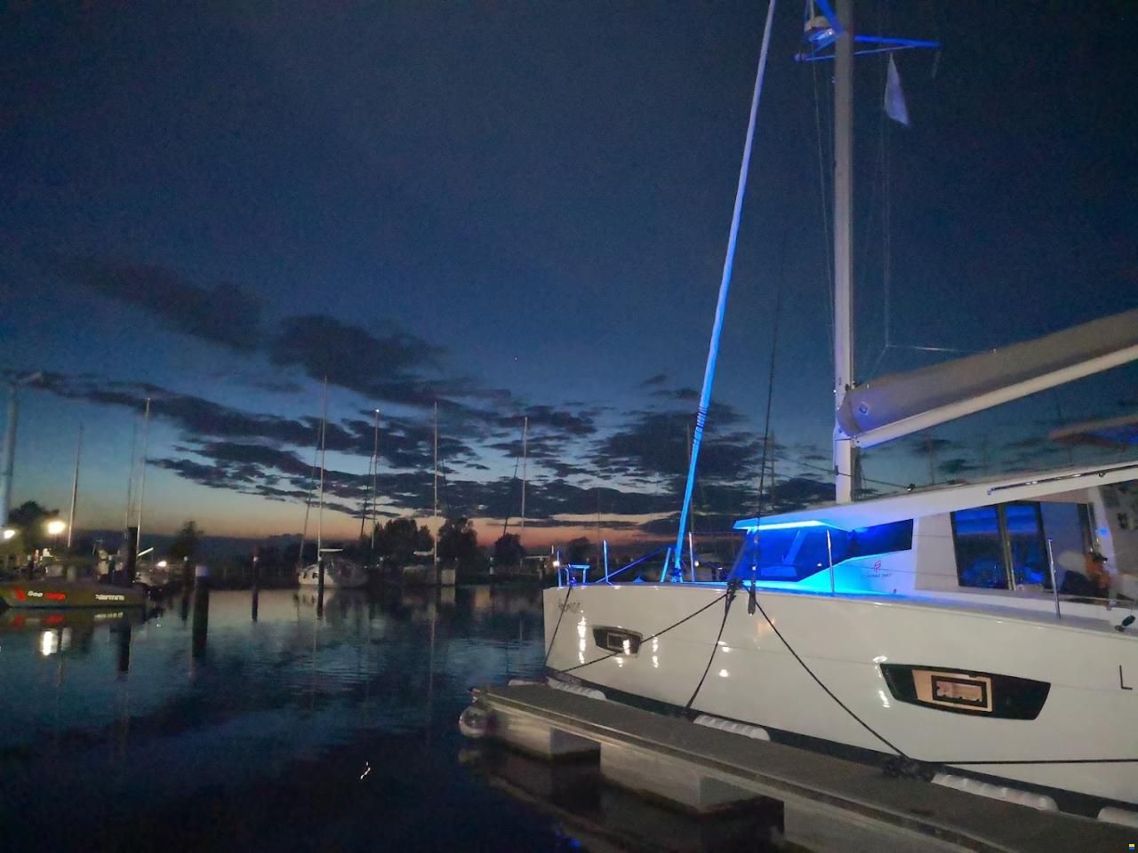 Fountaine Pajot Lucia 40