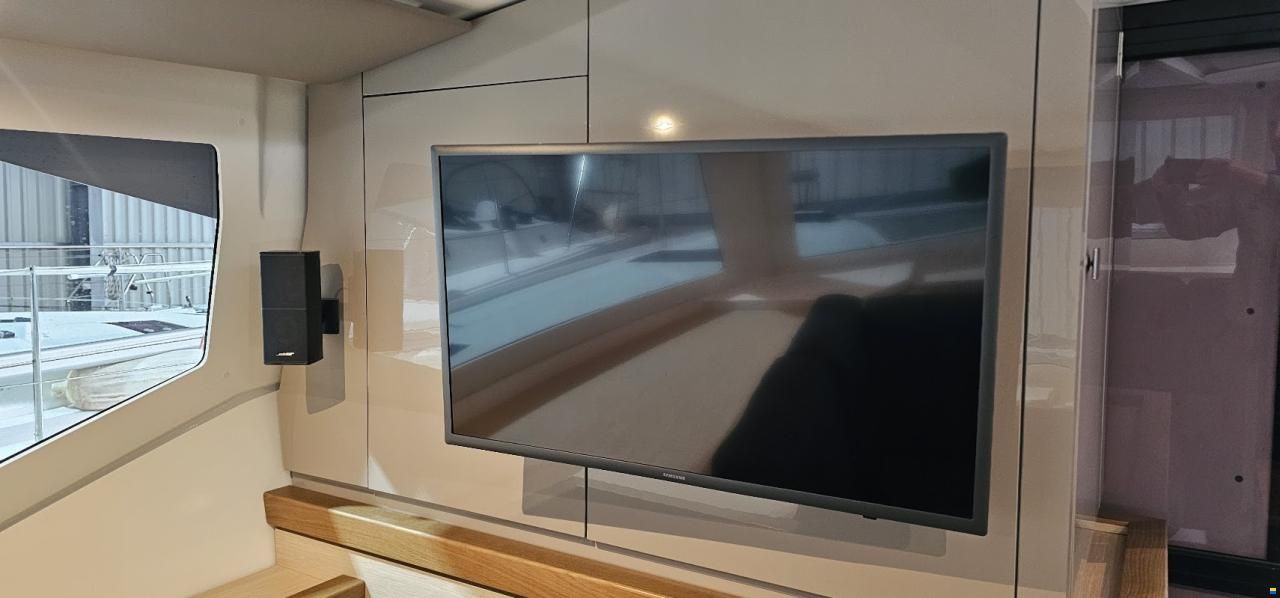 Fountaine Pajot Lucia 40