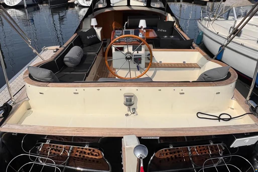 Menken NEWPORT BASS 900