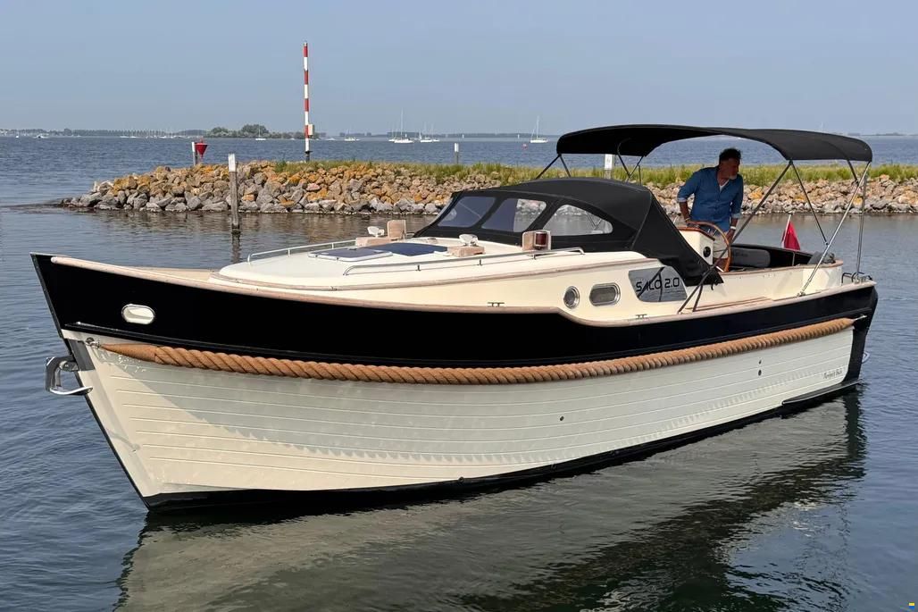 Menken NEWPORT BASS 900