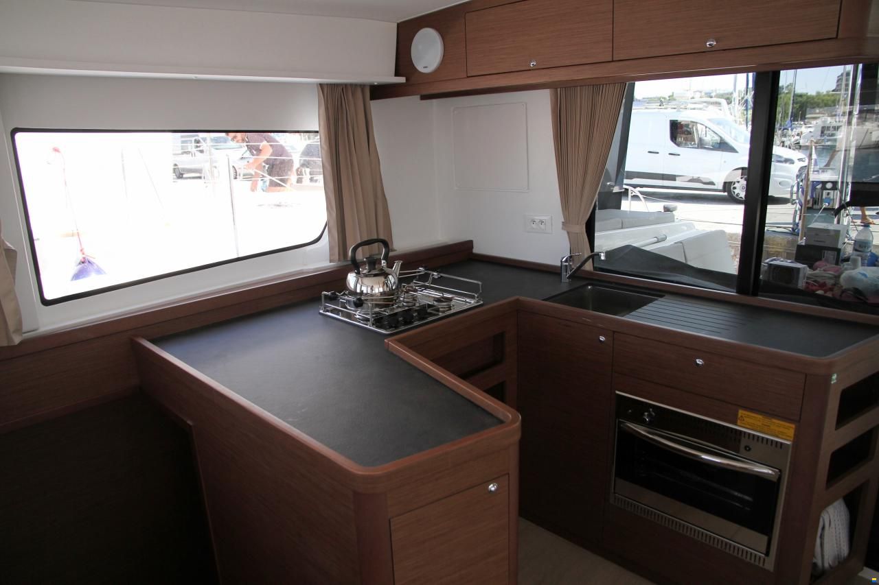 Lagoon 42