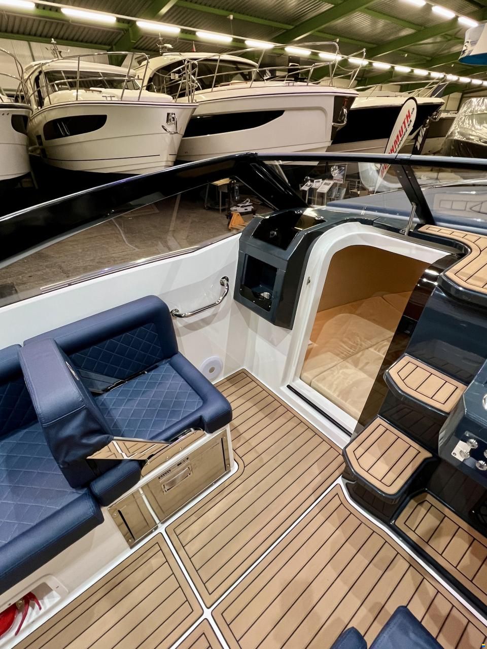 Parker 630 Day Cruiser