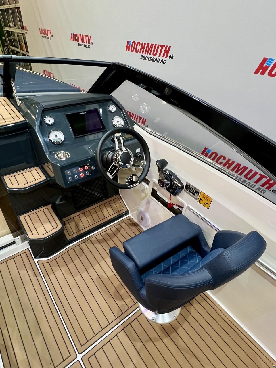 Parker 630 Day Cruiser