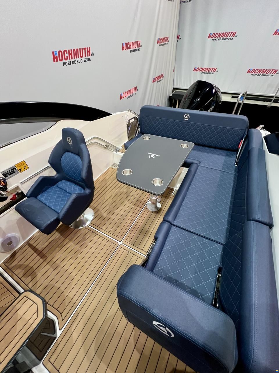 Parker 630 Day Cruiser