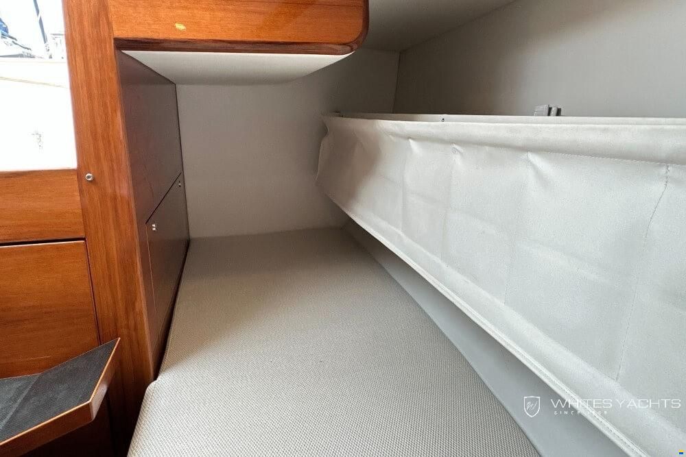Essence Yachts 33